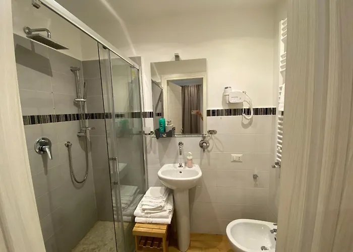 לינה וארוחת בוקר Domus Castroni Germanico 4*